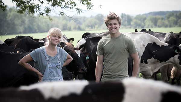 012014_peoplewithcows