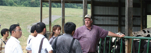 MyronMartinmeetingwithaChineseUniversityTourGroup